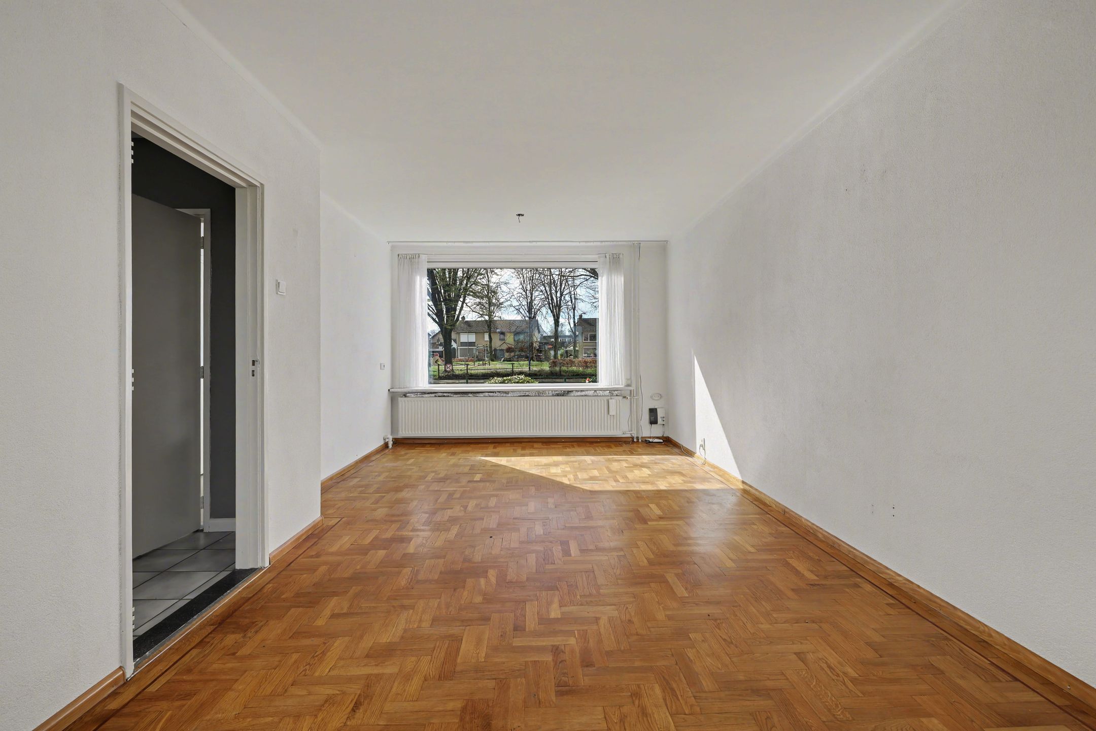 Photo 12 of Baroniestraat 38