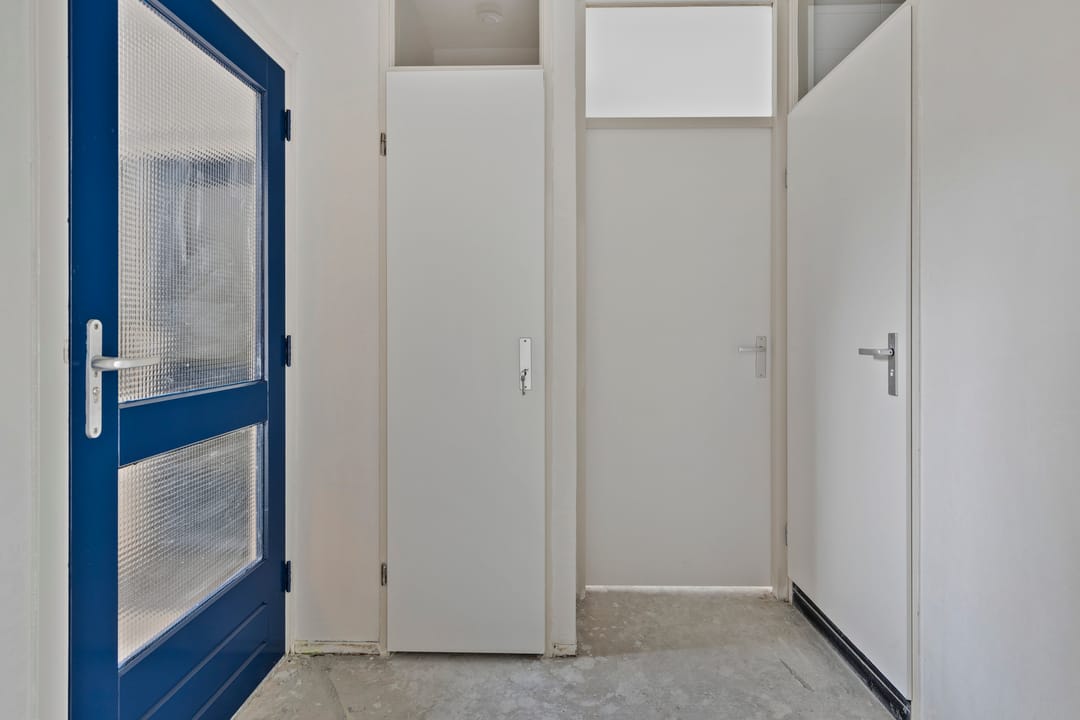 Light 2-room apartment with new bathroom in car-free complex — 12