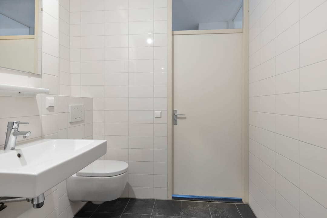Light 2-room apartment with new bathroom in car-free complex — 22