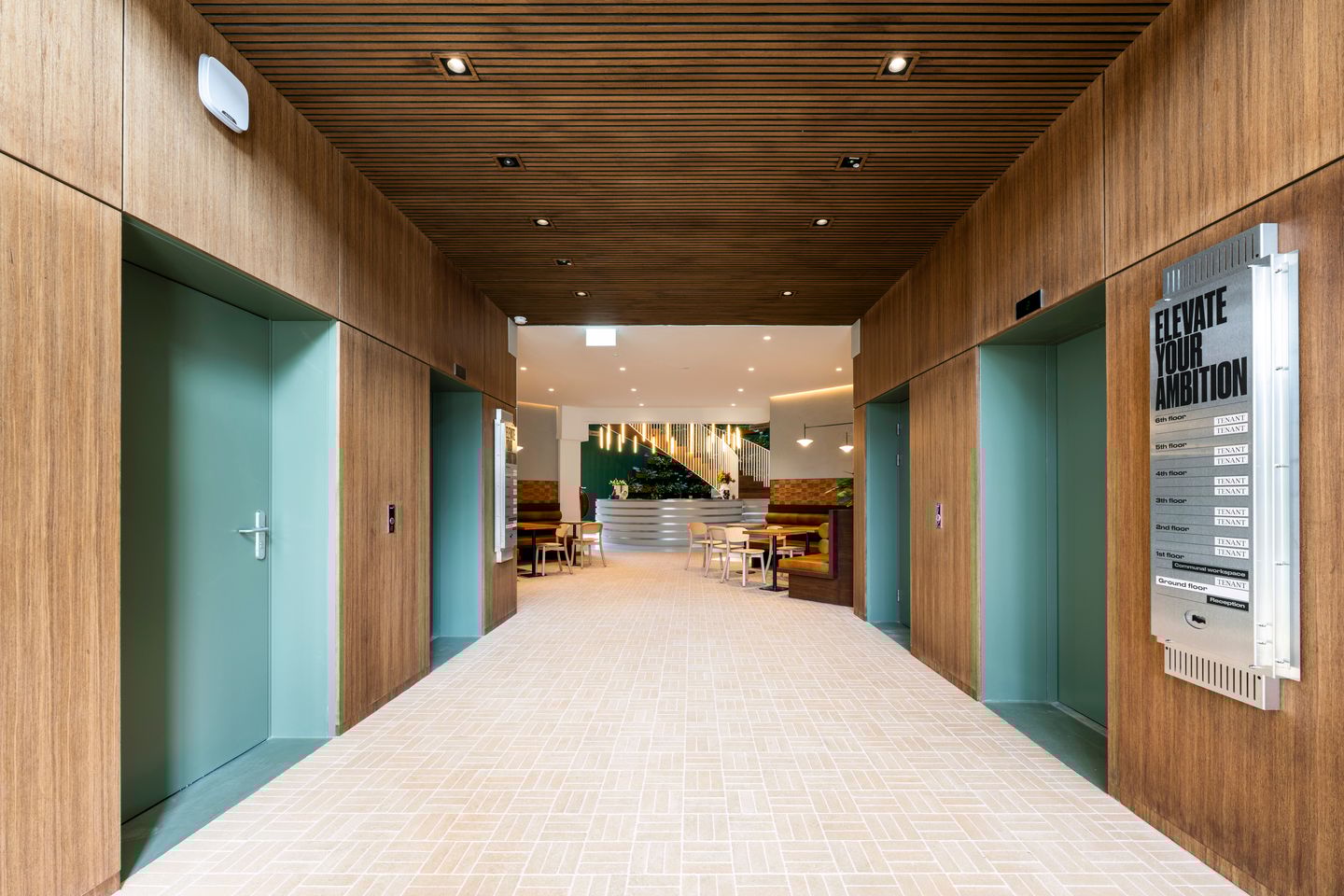 View photo 4 of Rembrandtplein 29