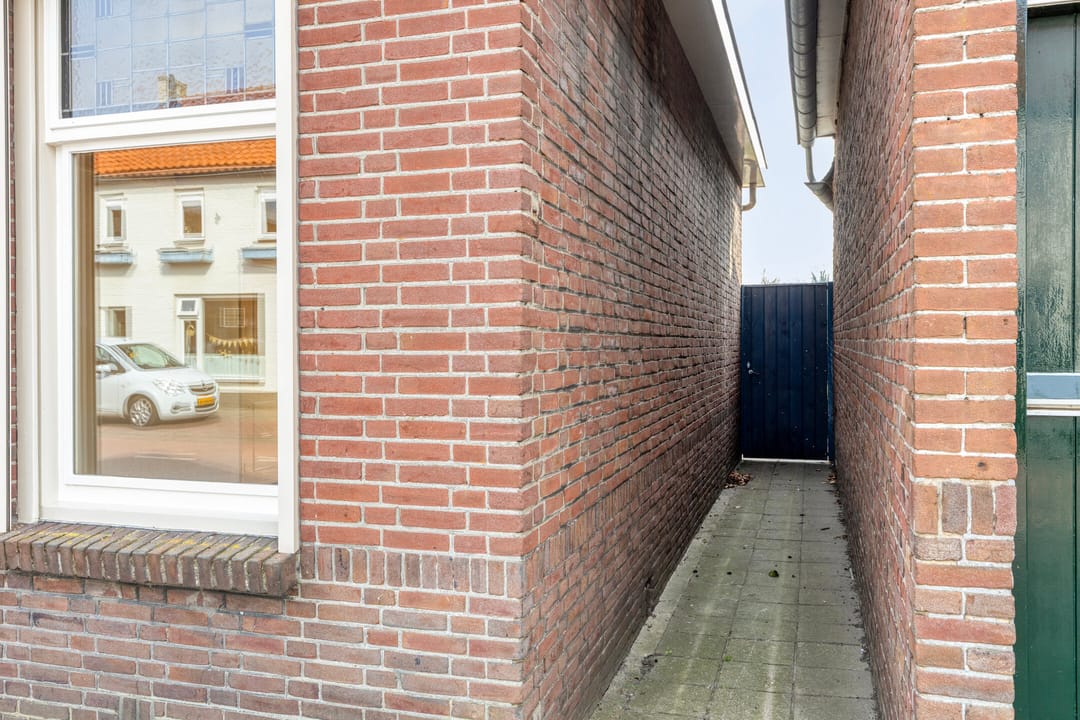 Photo 26 of Bergstraat 48