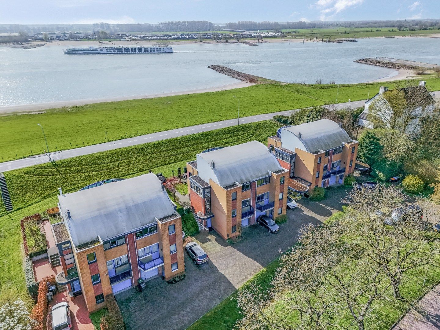 Unique Semi-Detached Townhouse with Panoramic River Views in Ochten — 61