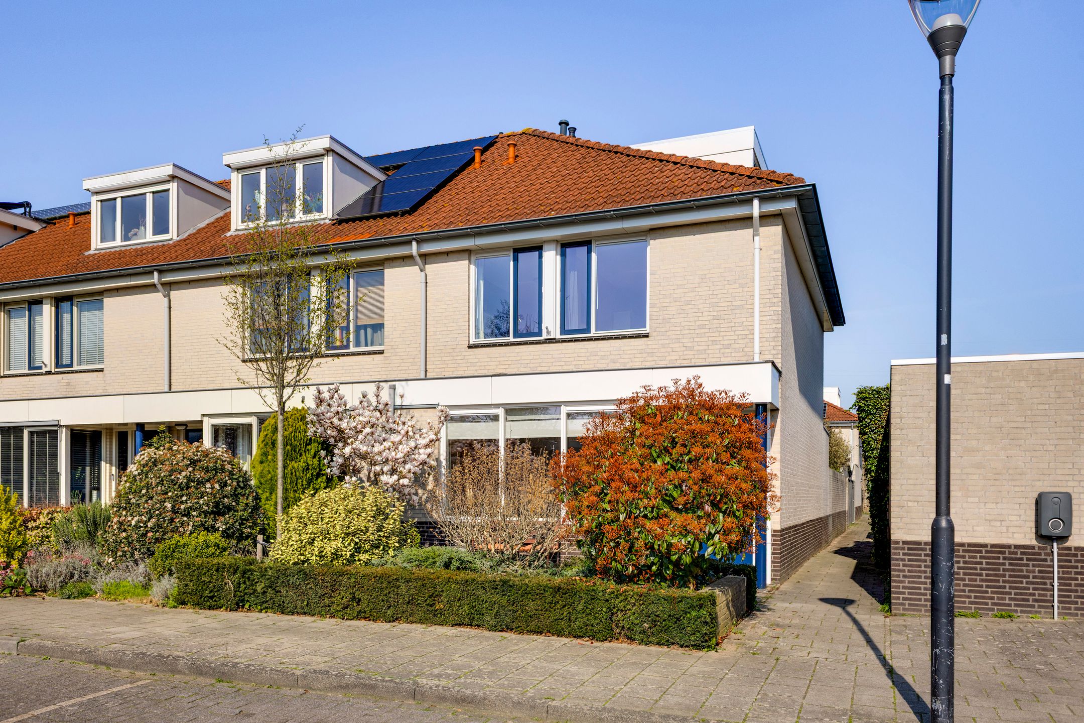 Foto 3 van Meester Broerensingel 1