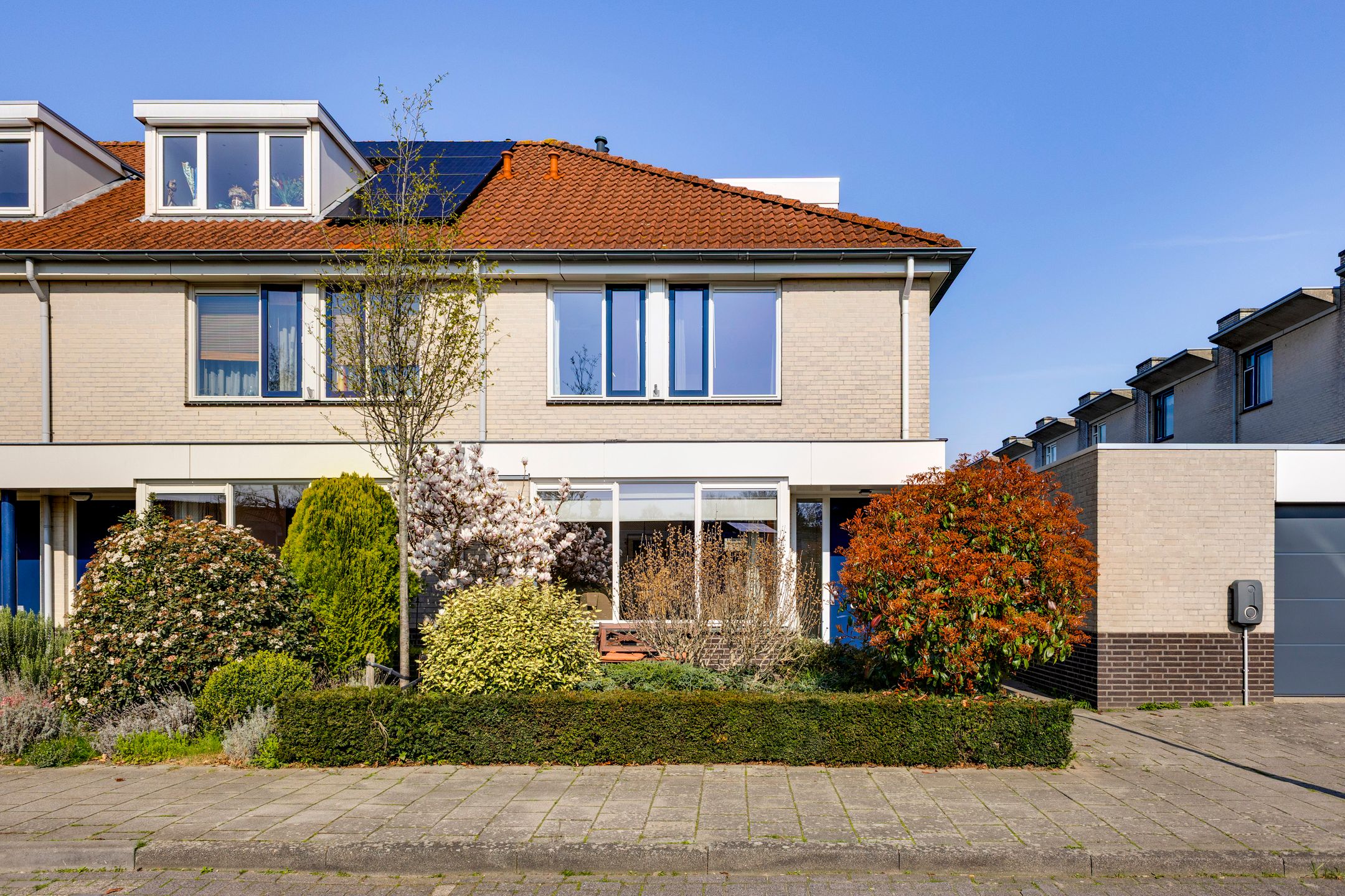 Foto 39 van Meester Broerensingel 1