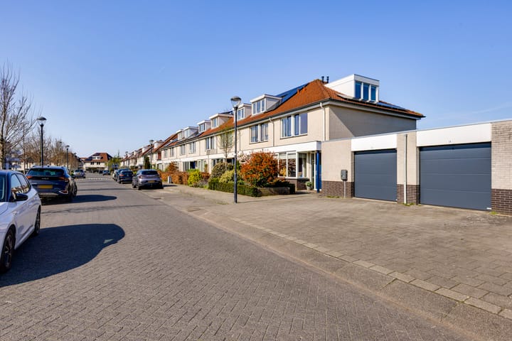 Foto 2 van Meester Broerensingel 1