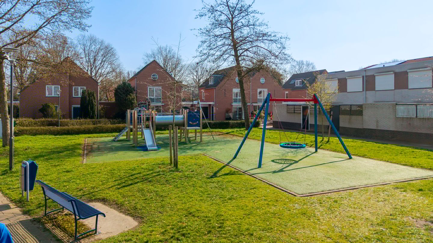 Foto 44 van Meester Broerensingel 1