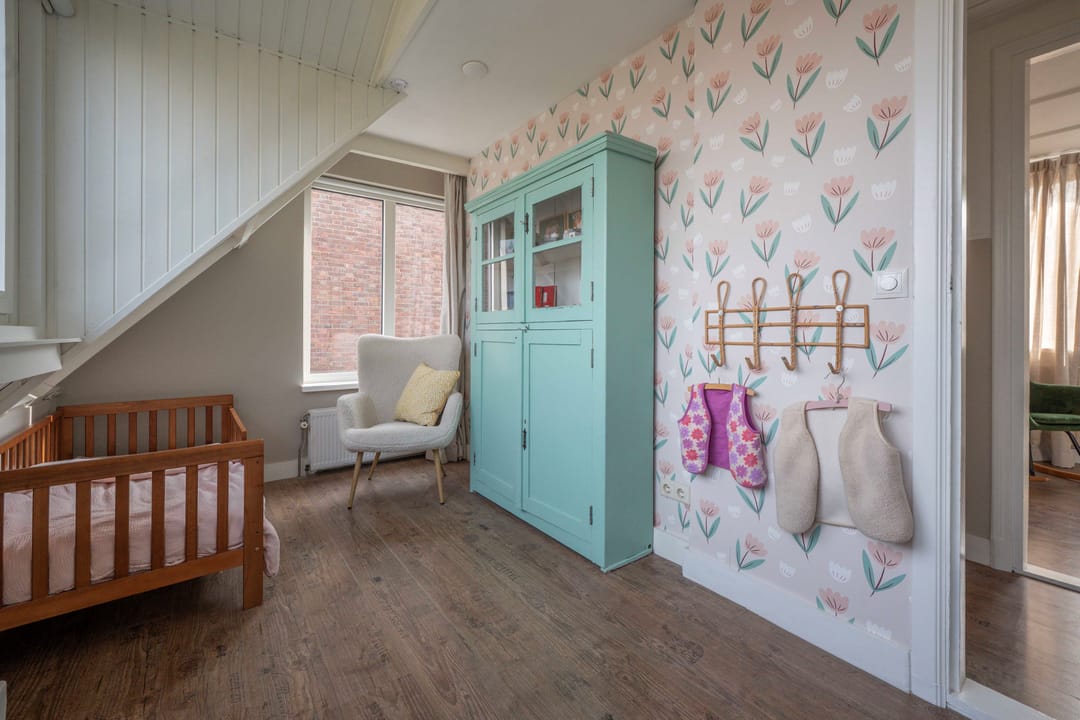 Atmospheric Family Home in Village Center — 47