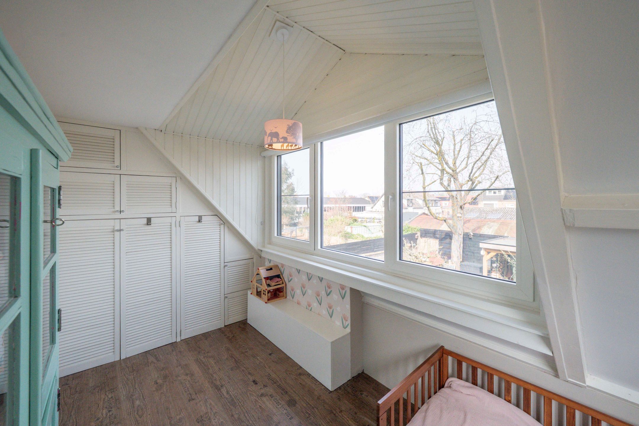 Atmospheric Family Home in Village Center — 48