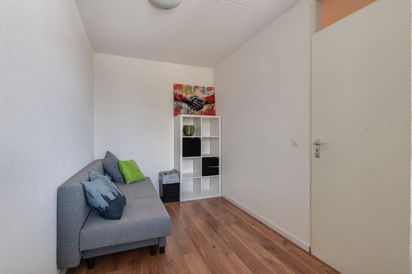 Light and Spacious 3-Room Apartment with Sunny Balcony — 17