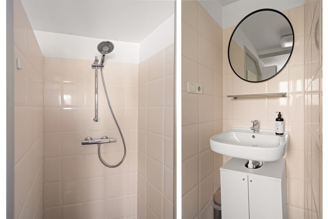 Charming top-floor apartment with mezzanine, balcony and city views near Utrecht centre — 22