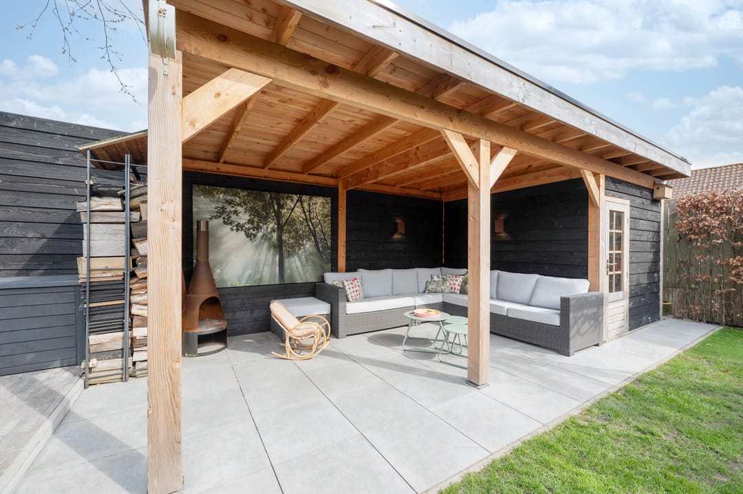 Atmospheric Family Home in Village Center — 32