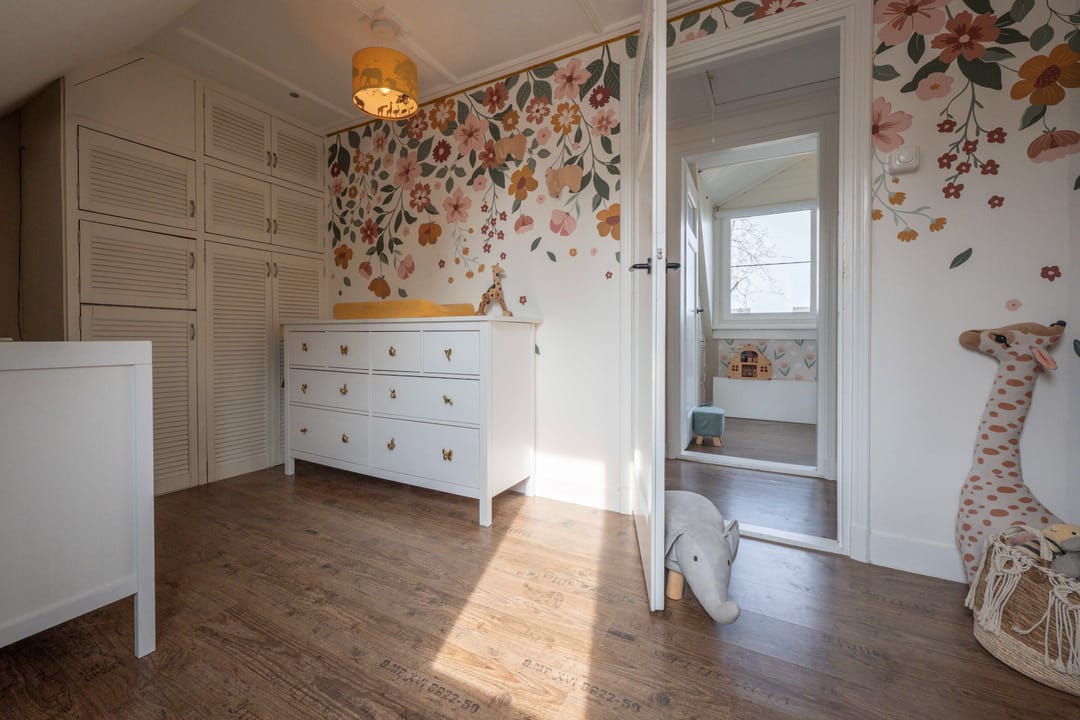 Atmospheric Family Home in Village Center — 53