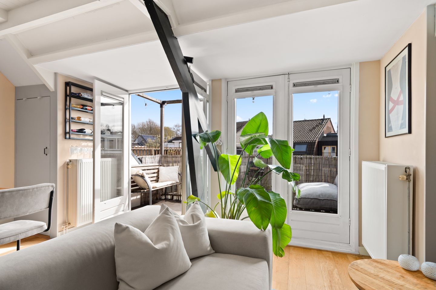 Charming top-floor apartment with mezzanine, balcony and city views near Utrecht centre — 14