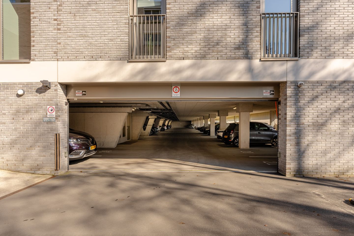 Photo 20 of De Klencke 103-A