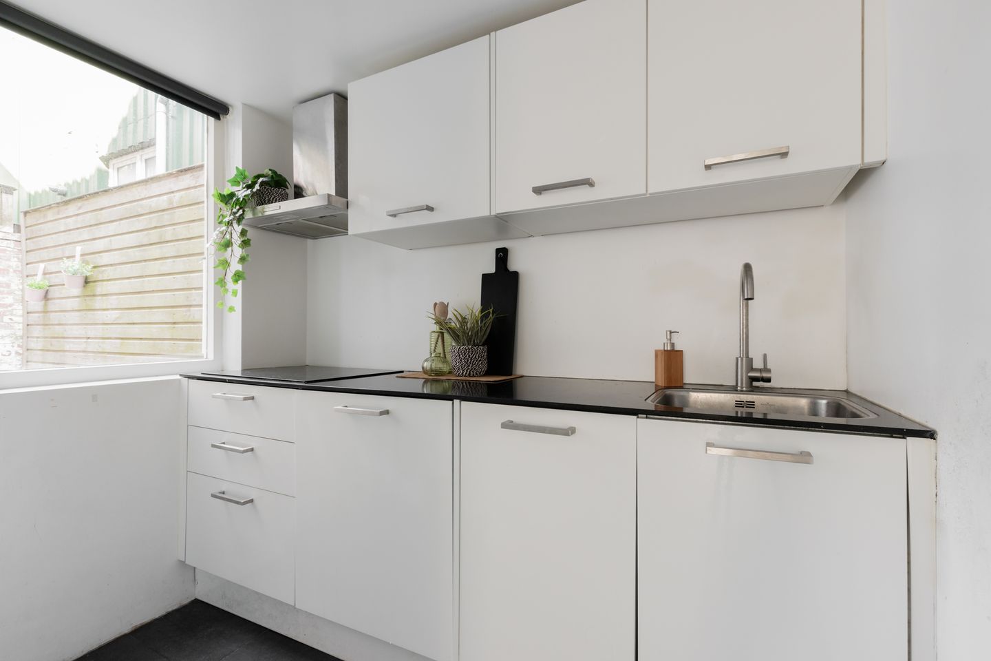Photo 19 of Marwixstraat 6