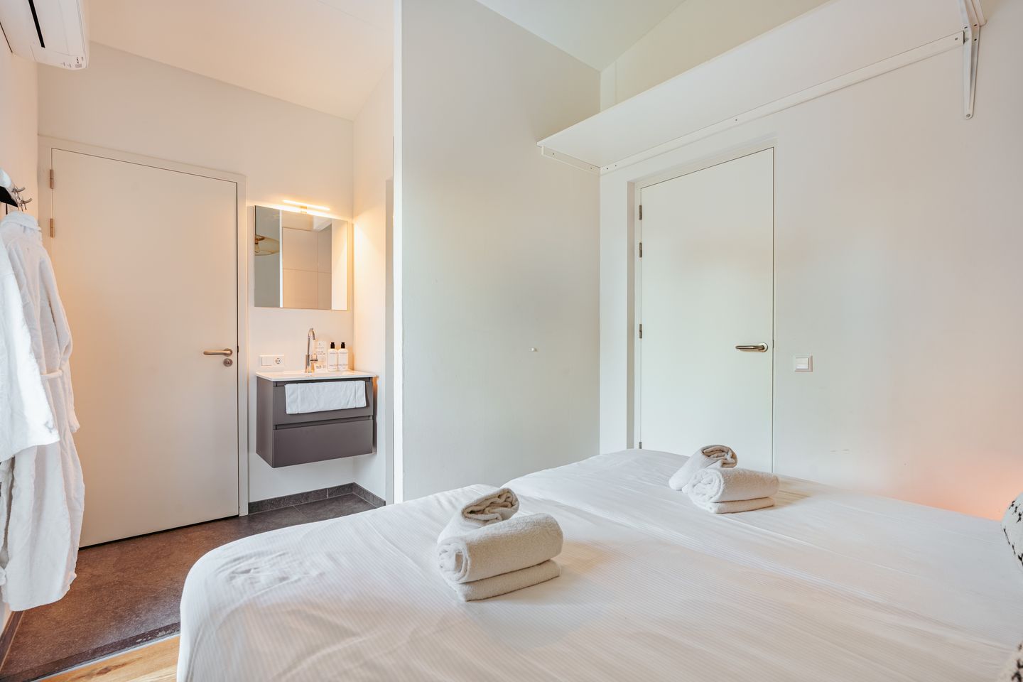 Photo 20 of Rading 2-A61