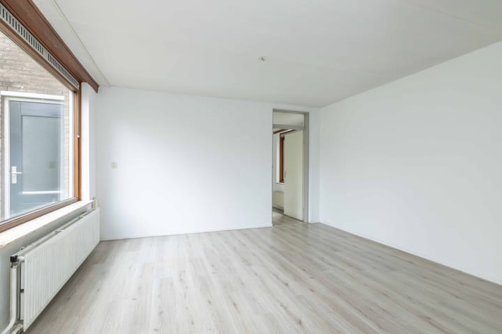 Photo 3 of Kolffstraat 1