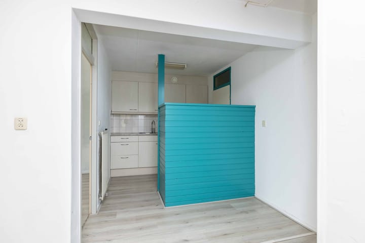 Photo 4 of Kolffstraat 1