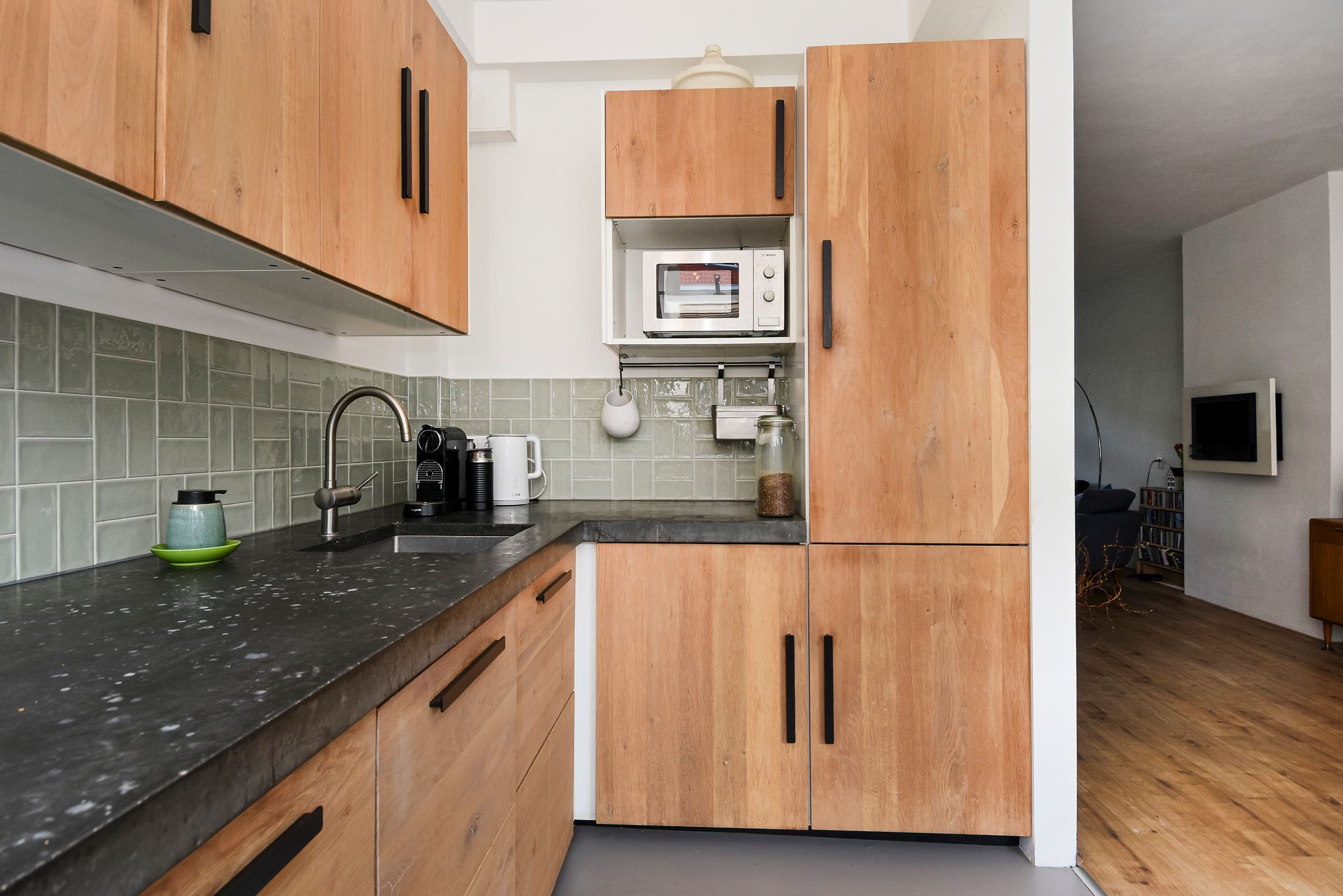 Characterful 1930s Terraced House with Five Bedrooms in Delft — 19