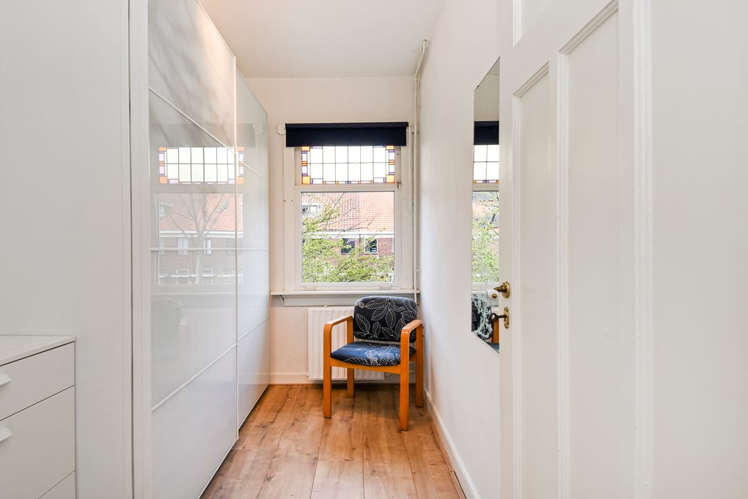 Characterful 1930s Terraced House with Five Bedrooms in Delft — 23