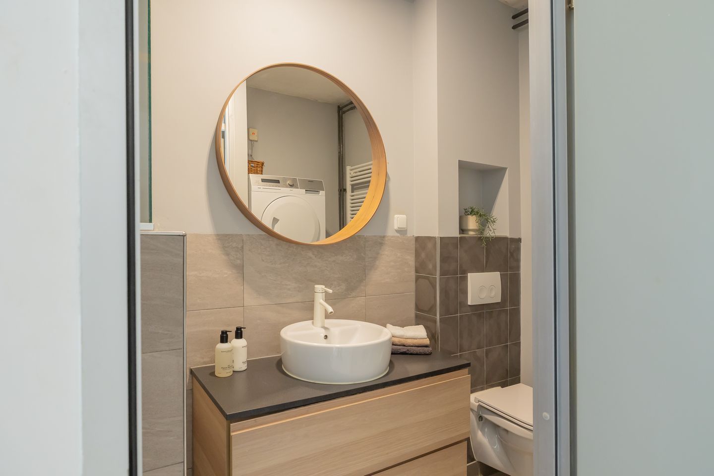 Photo 19 of Midscheeps 122