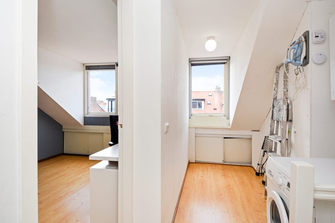 Characterful 1930s Terraced House with Five Bedrooms in Delft — 32