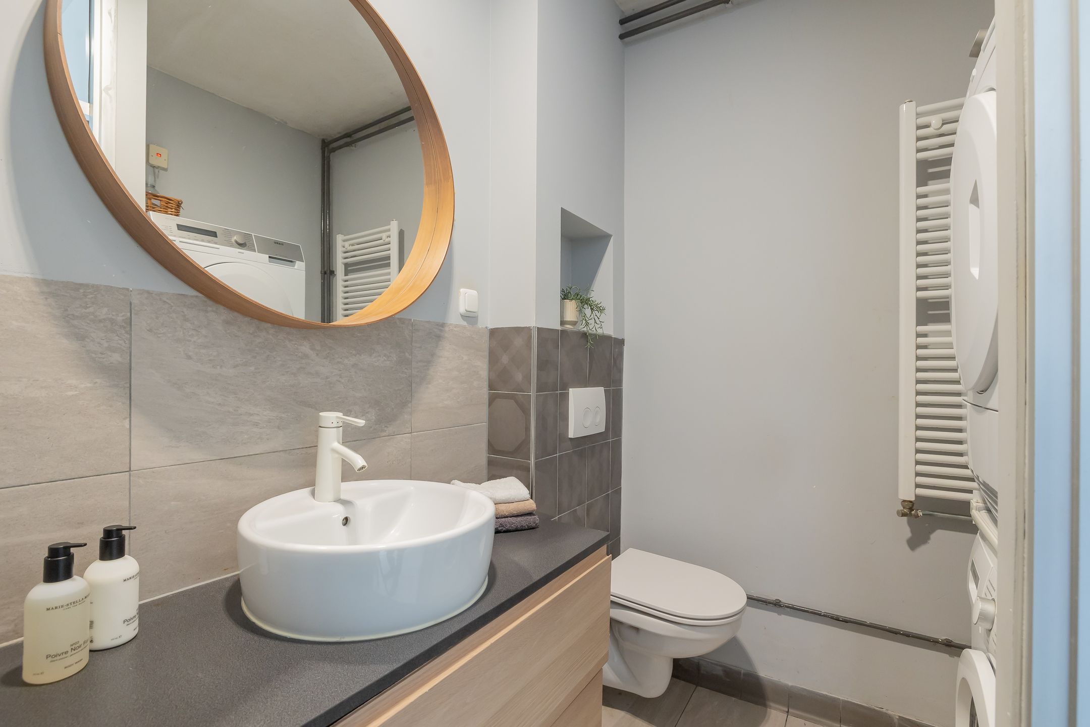 Photo 3 of Midscheeps 122