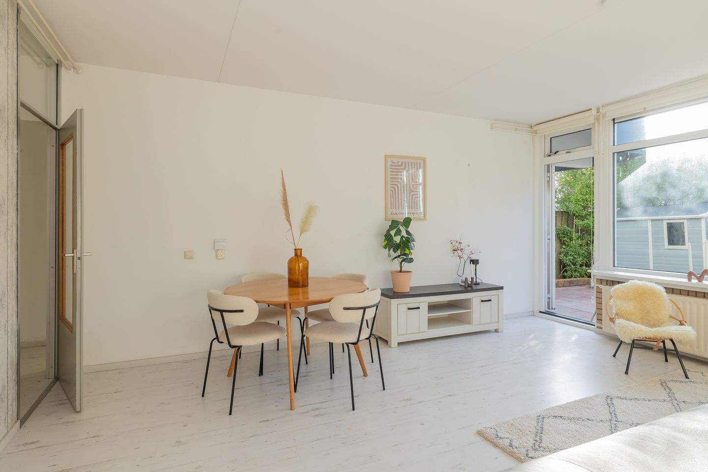 Photo 10 of Midscheeps 122