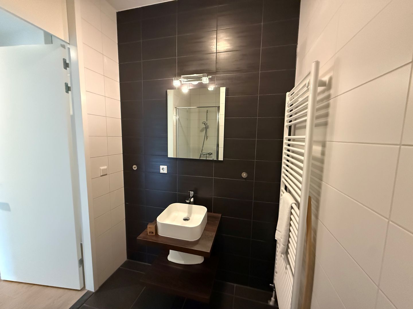 Photo 35 of Het Wilhelmus 1-B14