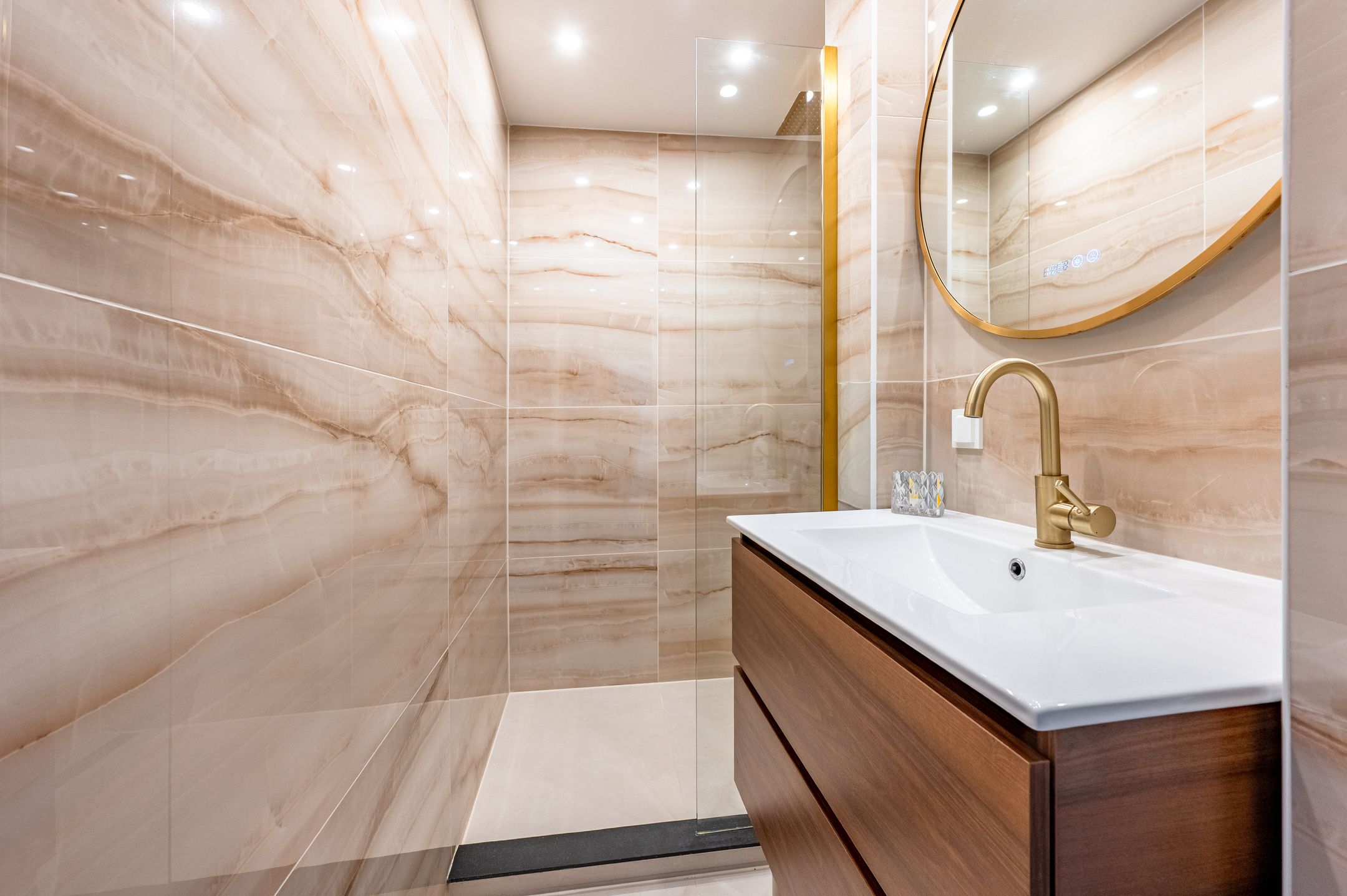 Photo 18 of van Leeuwenstraat 14