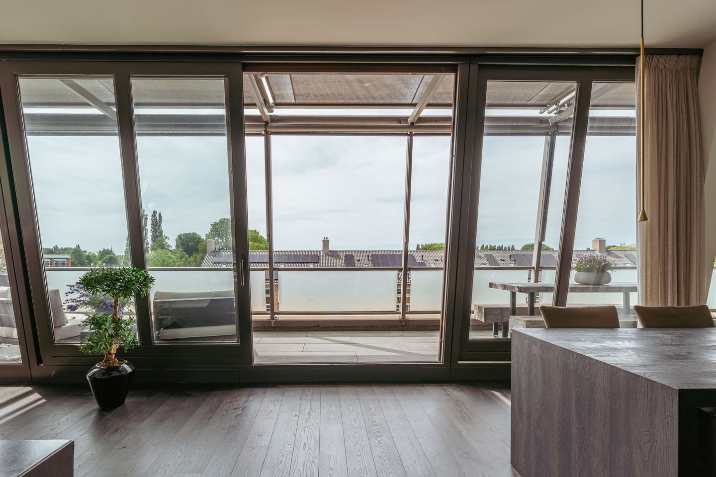 Modern Luxury Penthouse with Panoramic Views and Spacious Terrace in Amstelveen City Center — 14