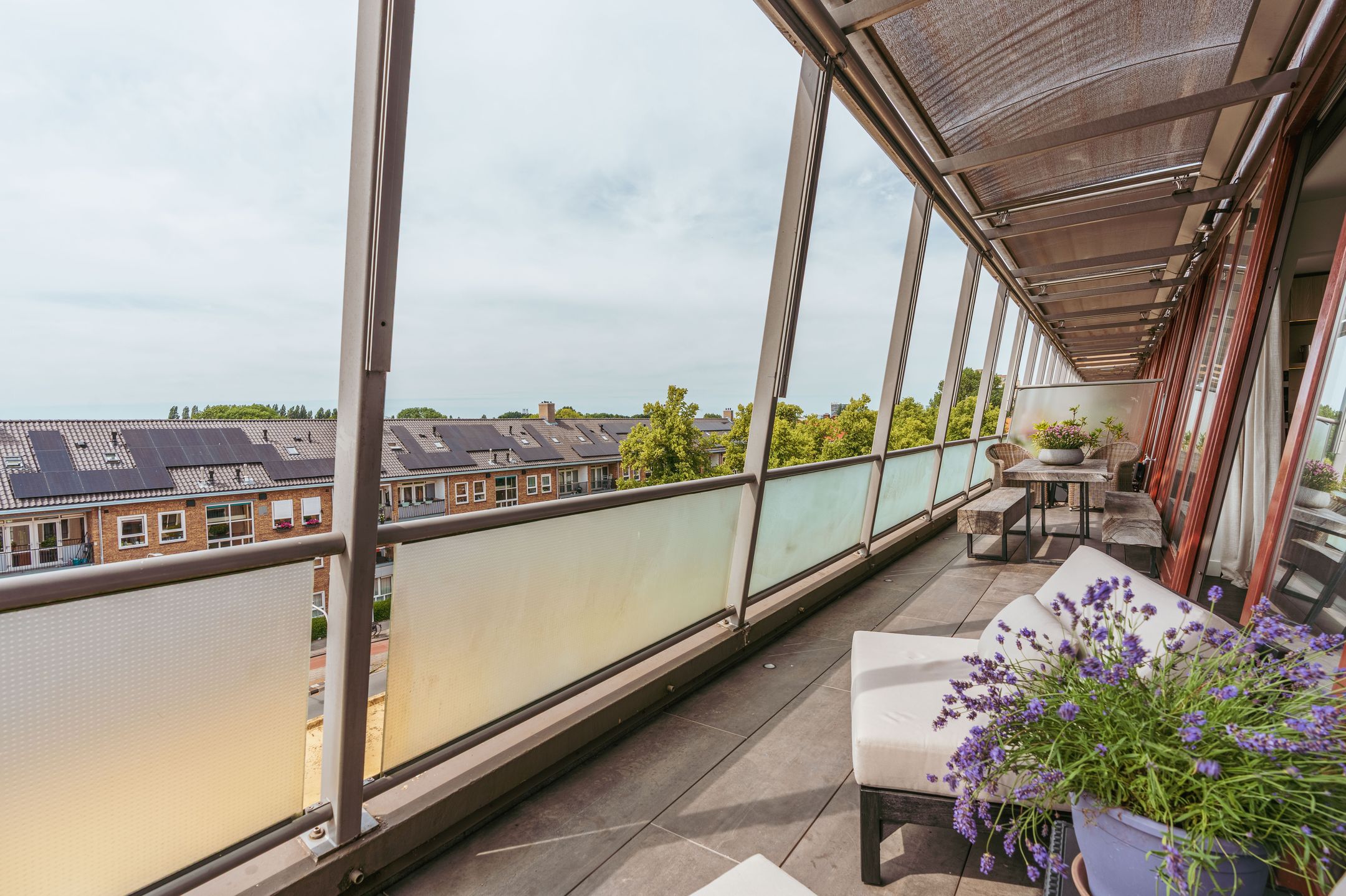 Modern Luxury Penthouse with Panoramic Views and Spacious Terrace in Amstelveen City Center — 15