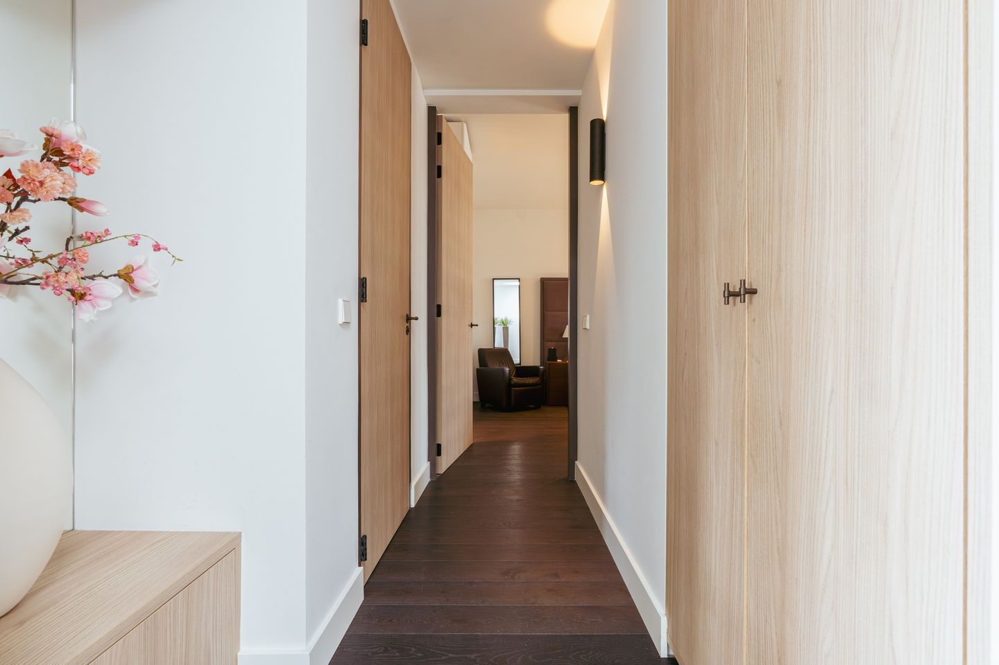 Modern Luxury Penthouse with Panoramic Views and Spacious Terrace in Amstelveen City Center — 19