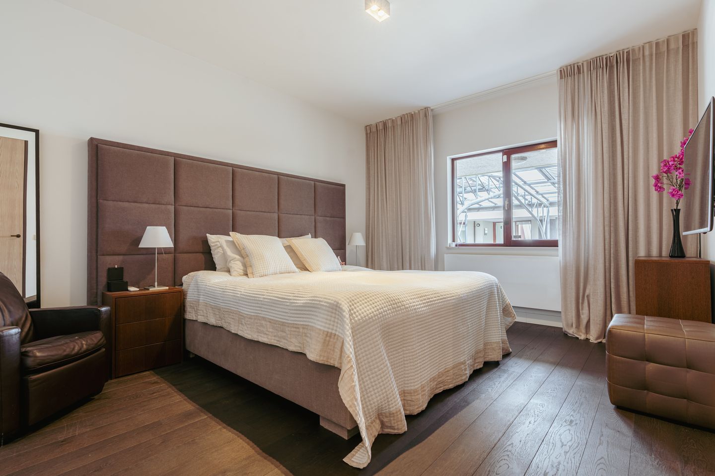 Modern Luxury Penthouse with Panoramic Views and Spacious Terrace in Amstelveen City Center — 20
