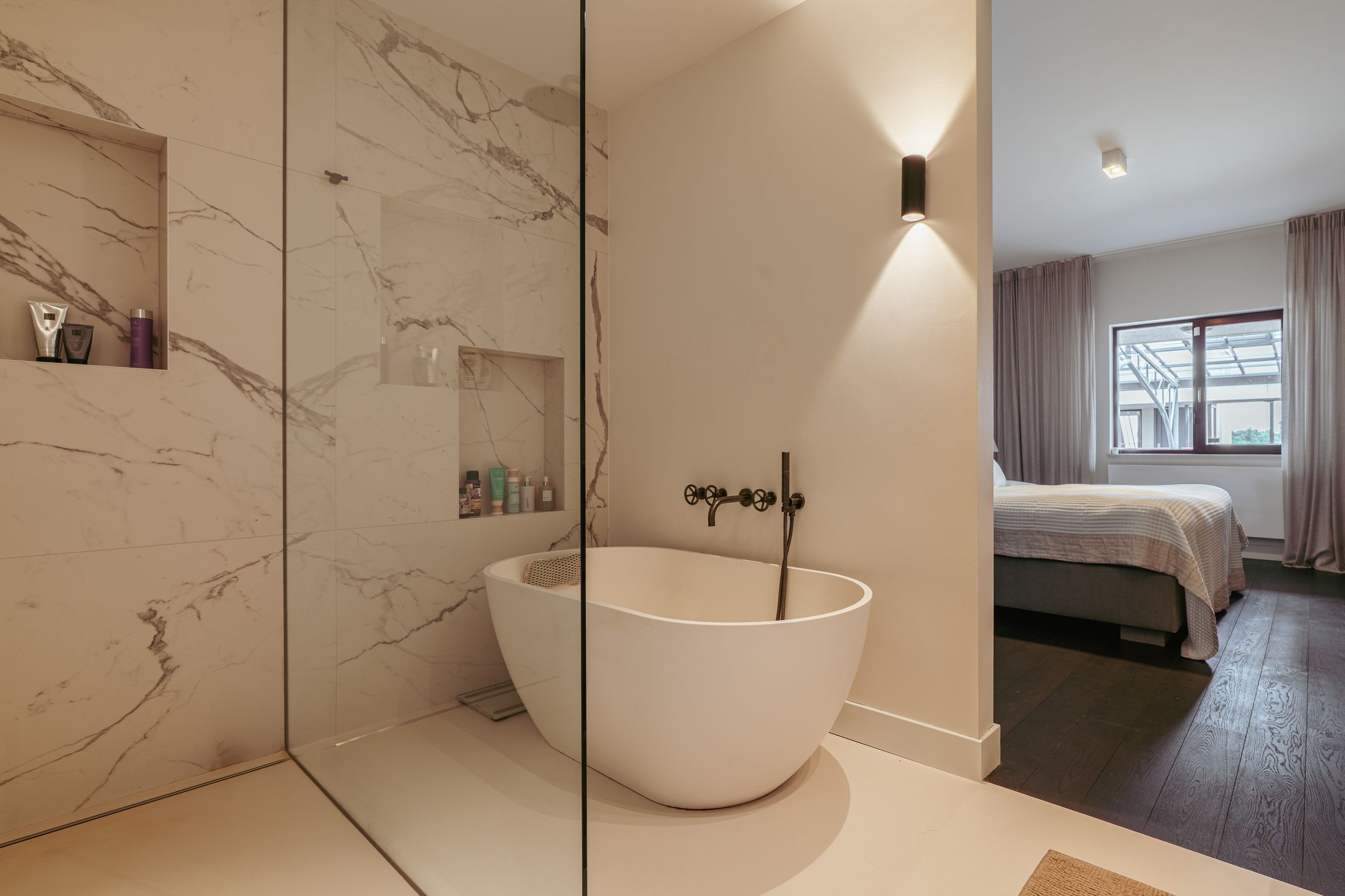 Modern Luxury Penthouse with Panoramic Views and Spacious Terrace in Amstelveen City Center — 24
