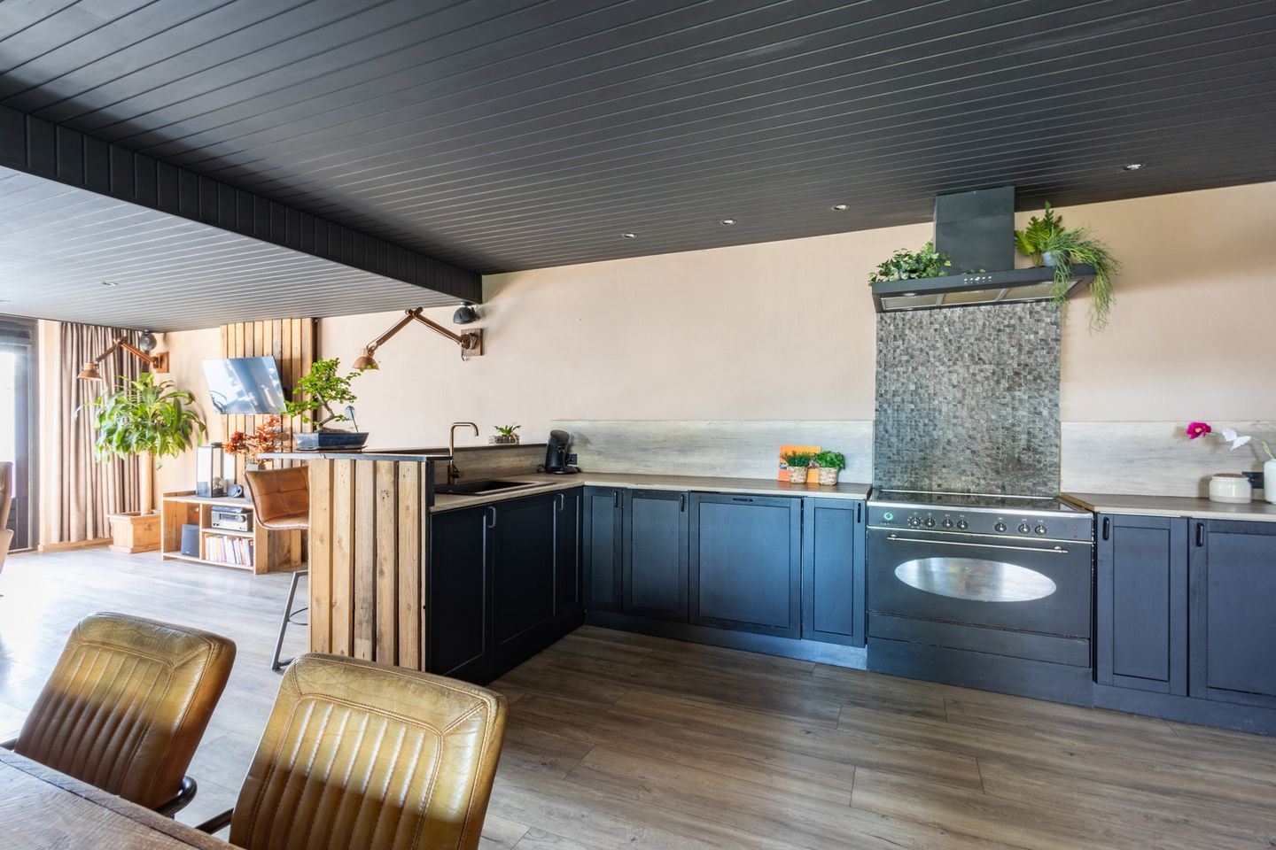 Photo 14 of Axelsestraat 167