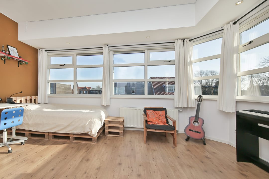 Spacious Corner Family Home with 5 Bedrooms and Energy Label A in Haarlem's Bomenbuurt — 49