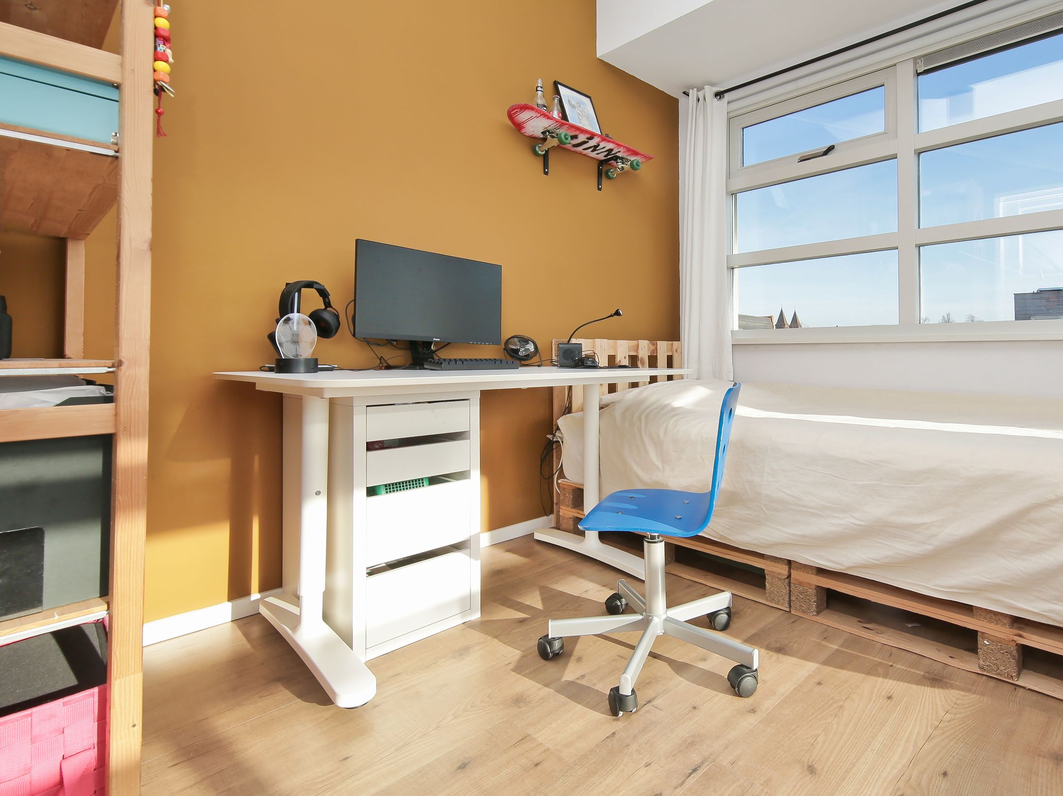 Spacious Corner Family Home with 5 Bedrooms and Energy Label A in Haarlem's Bomenbuurt — 48