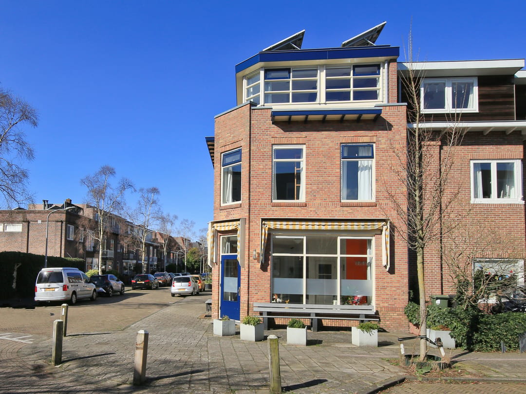 Spacious Corner Family Home with 5 Bedrooms and Energy Label A in Haarlem's Bomenbuurt — 64