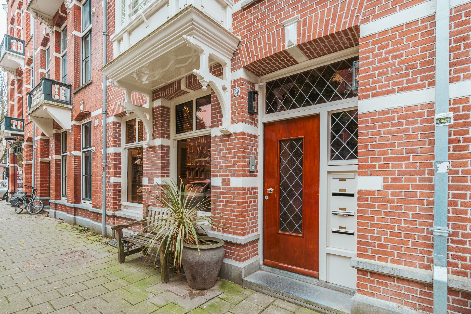 Elegant ground-floor apartment with south-facing garden in Oud-Zuid — 21