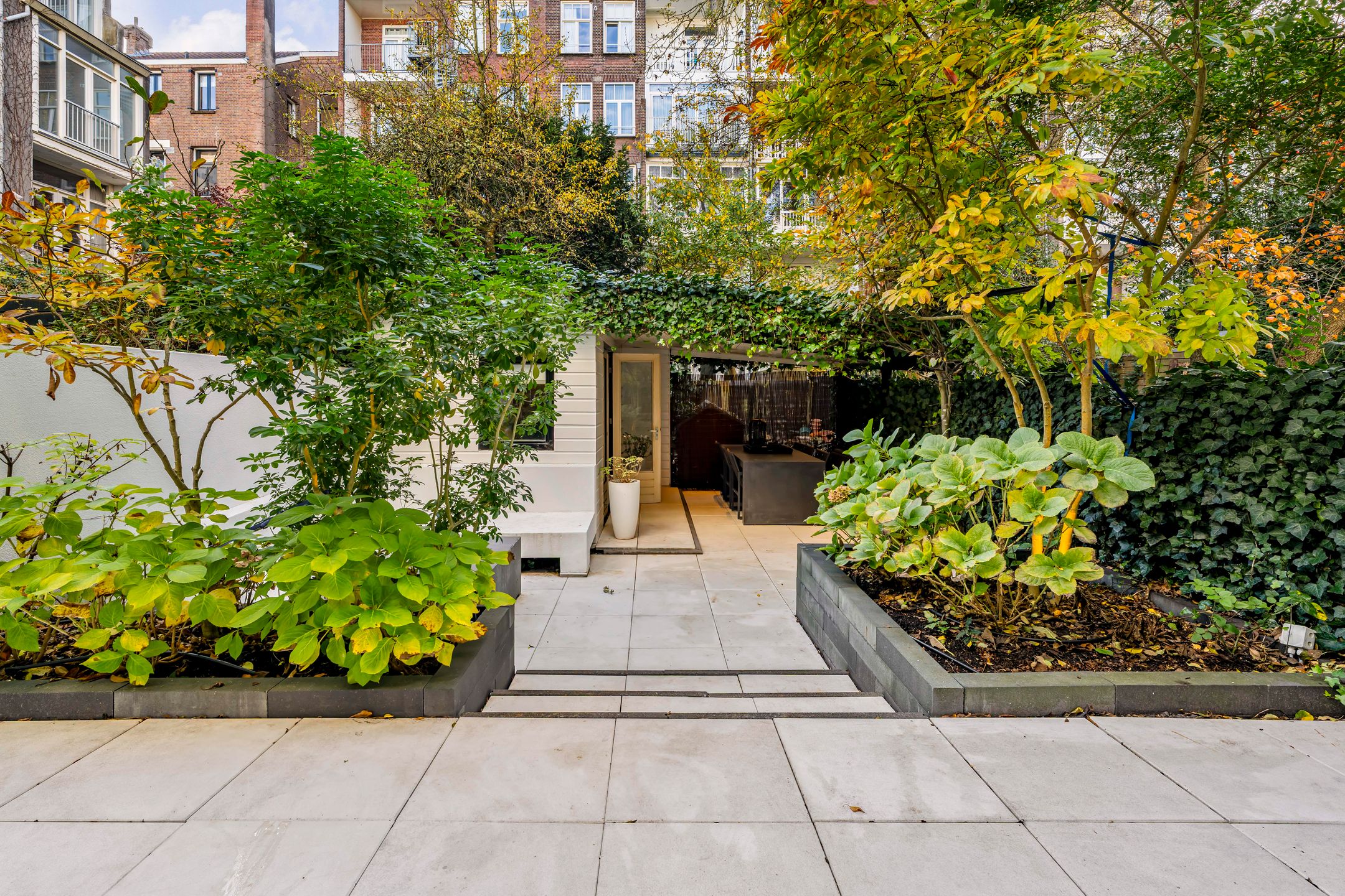 Elegant ground-floor apartment with south-facing garden in Oud-Zuid — 12