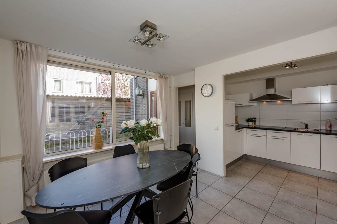 Foto 8 van Van Swietenstraat 1