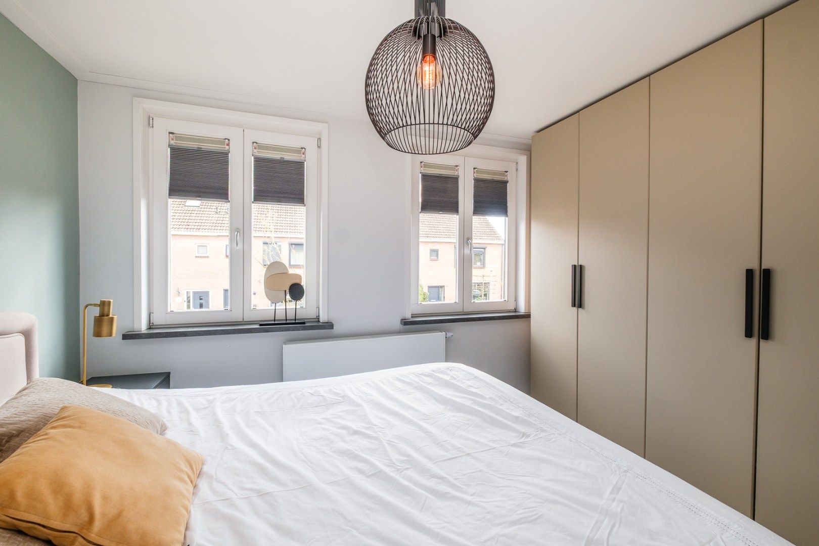 Fully Renovated Corner Home with Garage and Five Bedrooms in IJsselmuiden Center — 19
