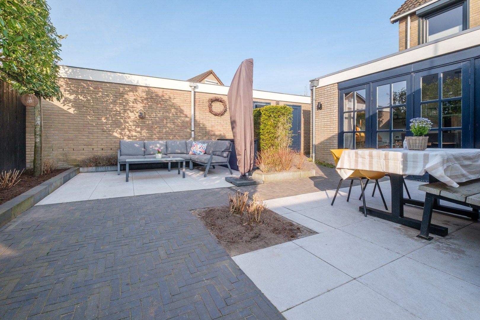 Fully Renovated Corner Home with Garage and Five Bedrooms in IJsselmuiden Center — 34