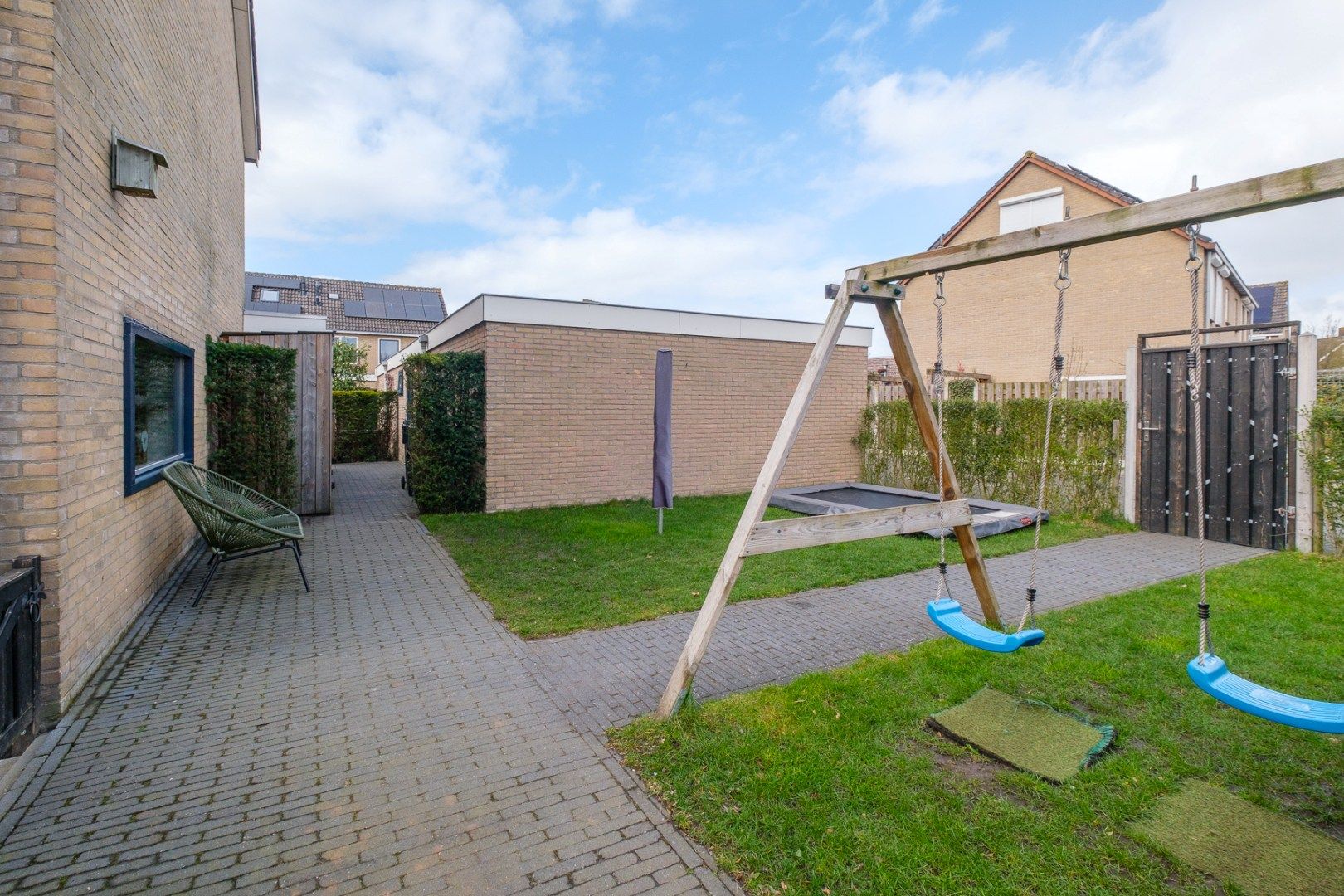 Fully Renovated Corner Home with Garage and Five Bedrooms in IJsselmuiden Center — 37
