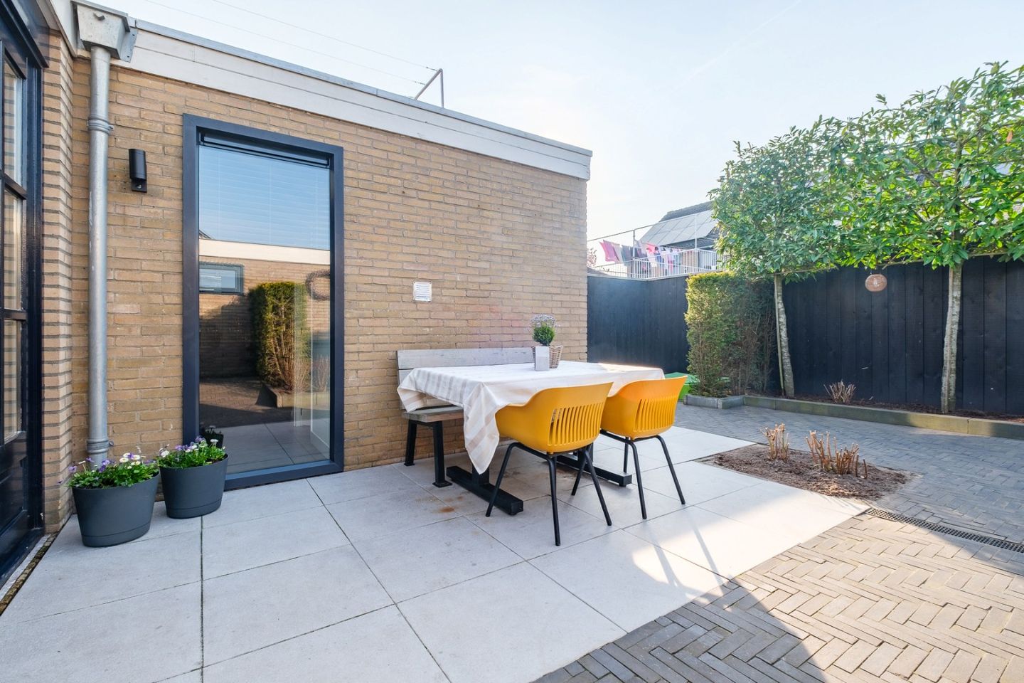Fully Renovated Corner Home with Garage and Five Bedrooms in IJsselmuiden Center — 32