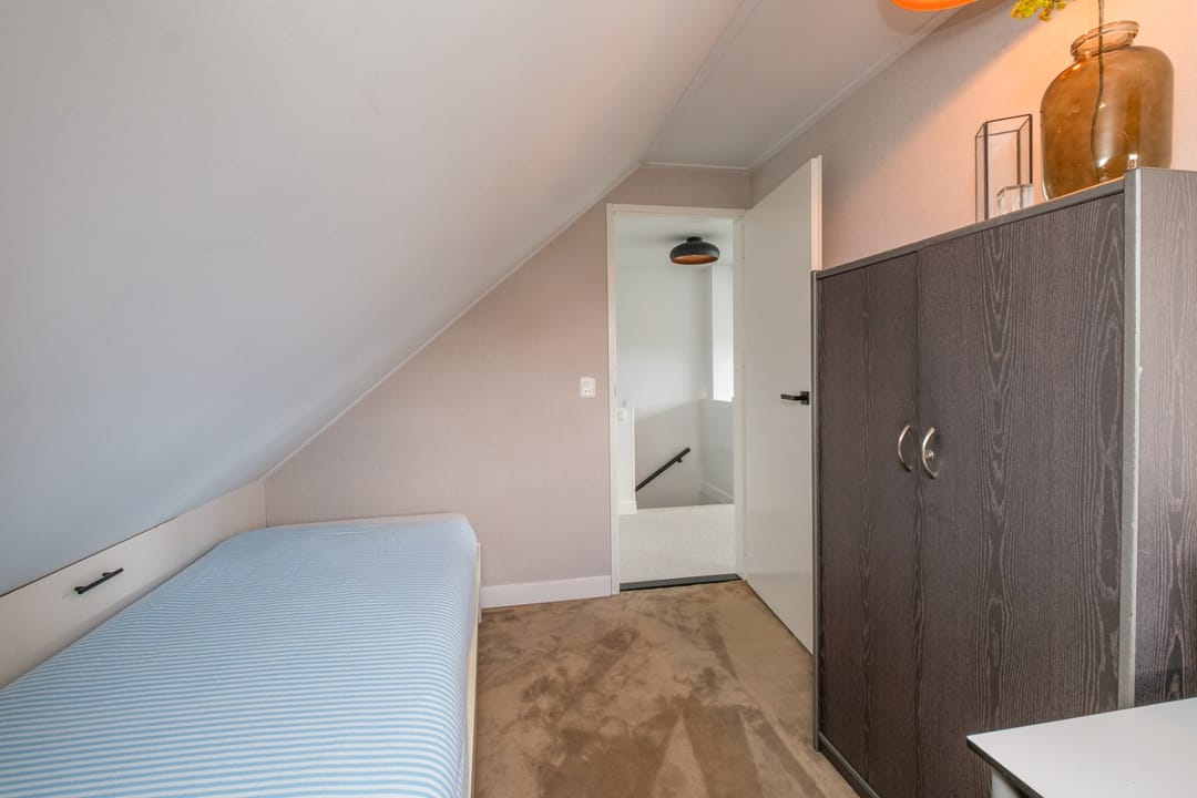Fully Renovated Corner Home with Garage and Five Bedrooms in IJsselmuiden Center — 30