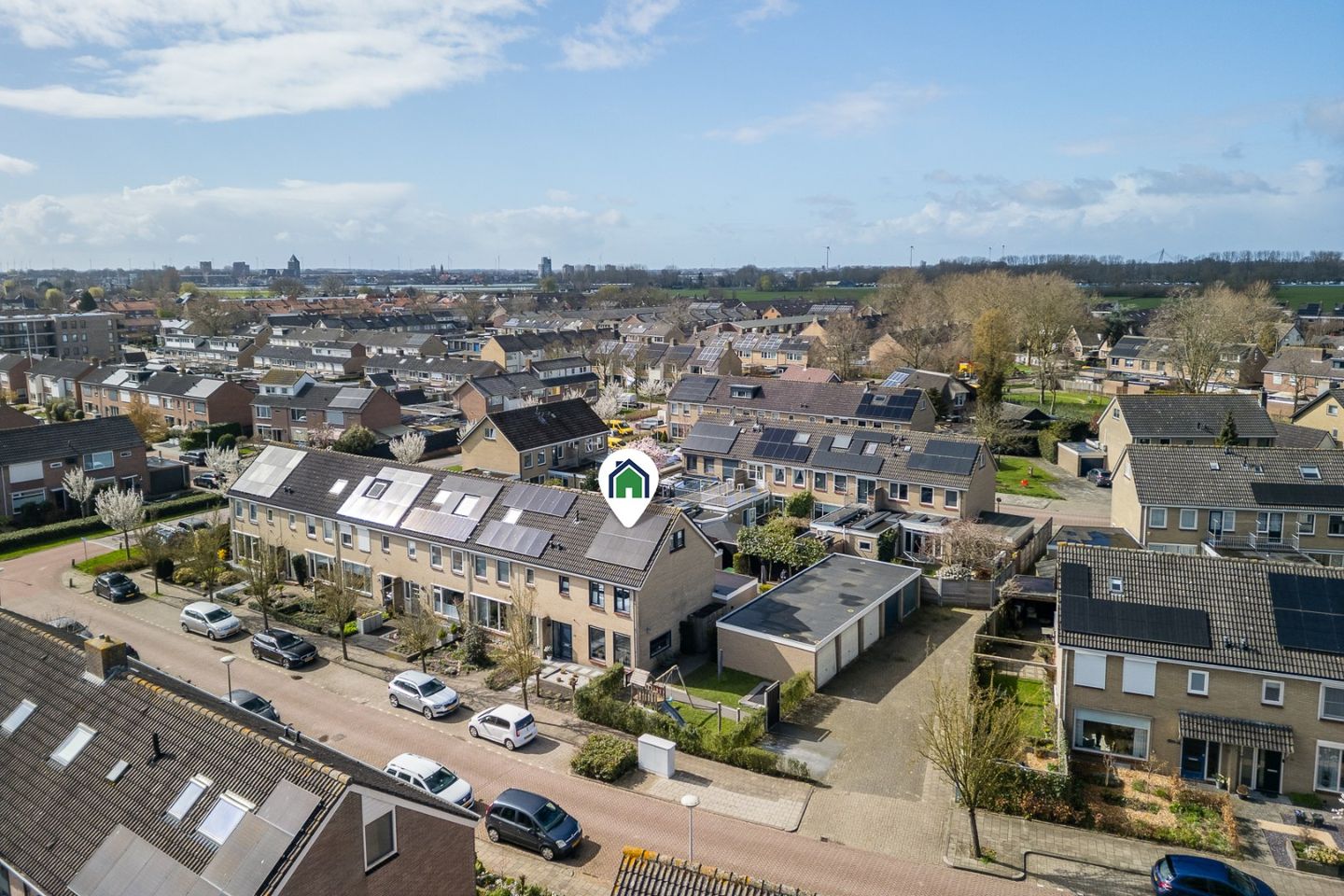Fully Renovated Corner Home with Garage and Five Bedrooms in IJsselmuiden Center — 47