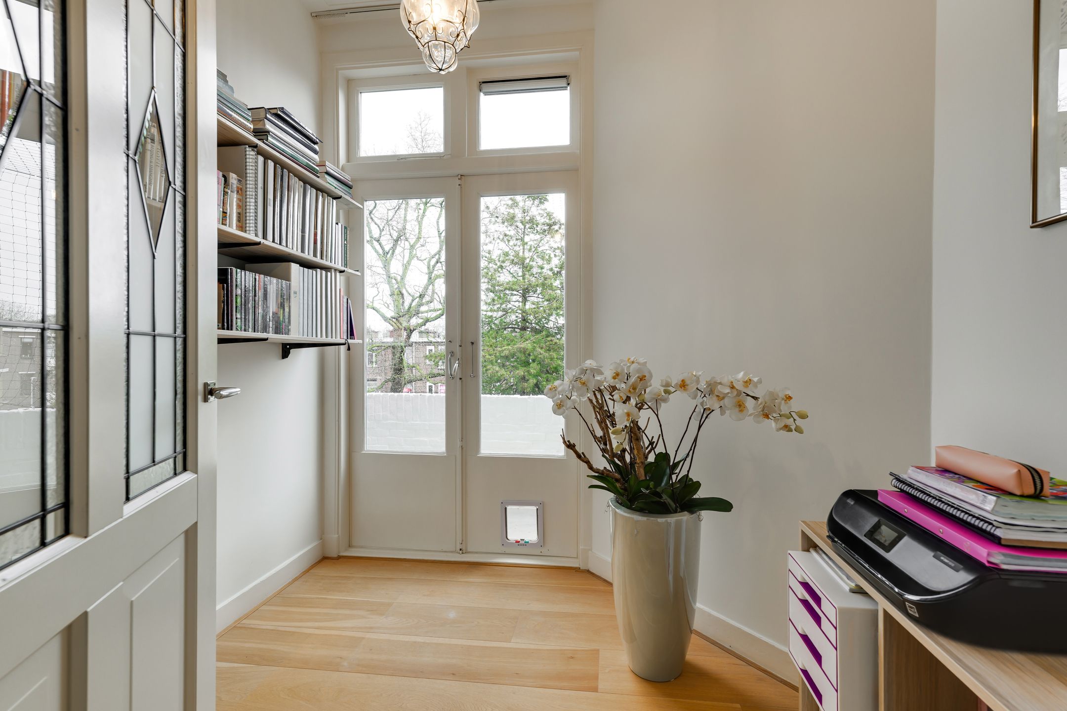Renovated Apartment with Three Bedrooms and City Views in Bezuidenhout — 15