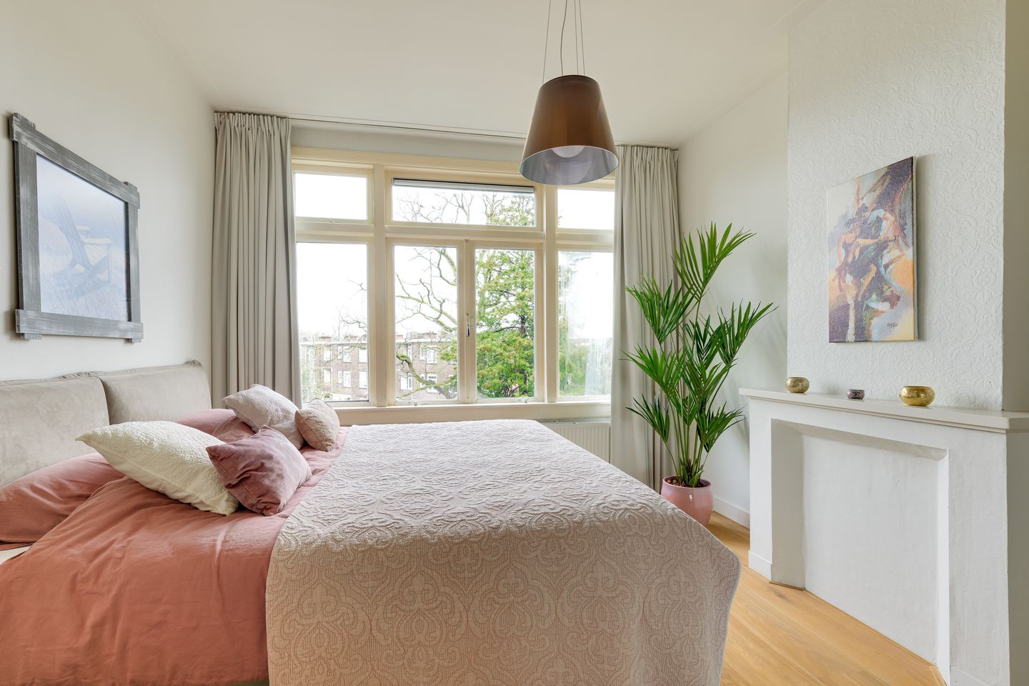Renovated Apartment with Three Bedrooms and City Views in Bezuidenhout — 20